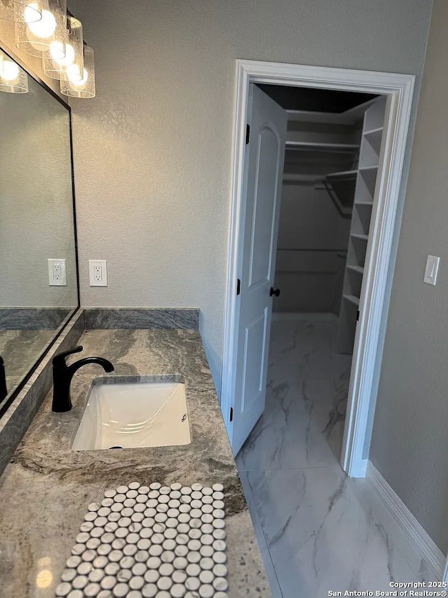 61 Friendship Hills, Uvalde, TX 78801 - photo 5