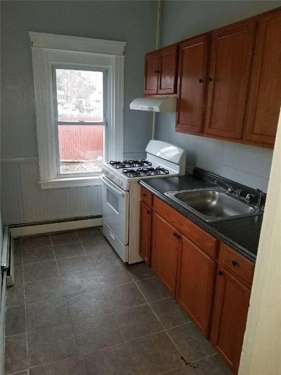 20 Stanwood St, Providence, RI 02907 - photo 5