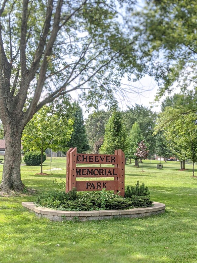 618 E Pine St, Griffith, IN 46319 - photo 4