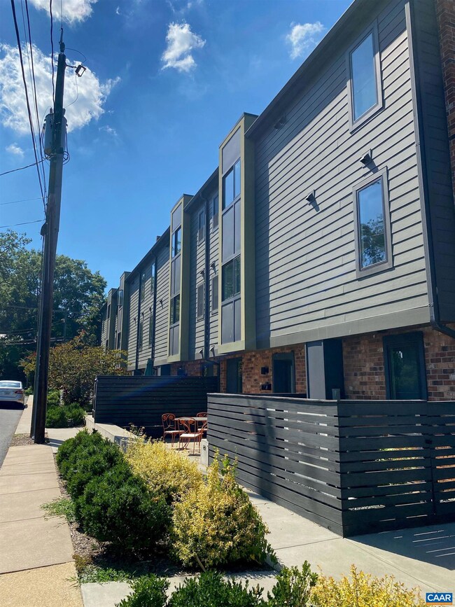 630 Park St unit R, Charlottesville, VA 22902 - photo 3