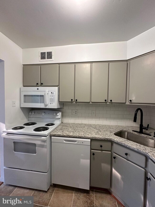 17804 Buehler Rd unit 148, Olney, MD 20832 - photo 7