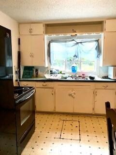 1107 S Howeth St, Gainesville, TX 76240 - photo 5