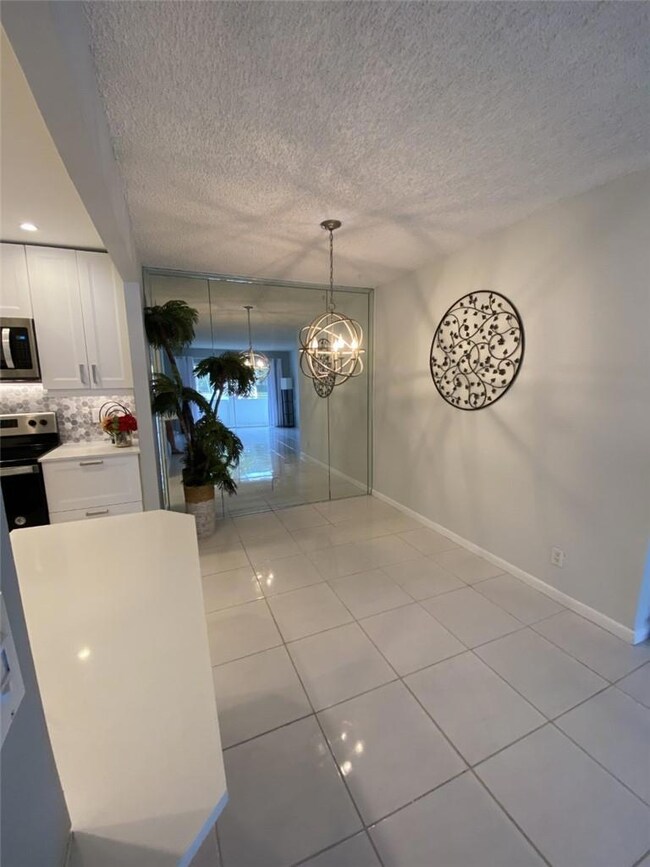 21 Jacaranda Dr unit 124, Plantation, FL 33324 - photo 5