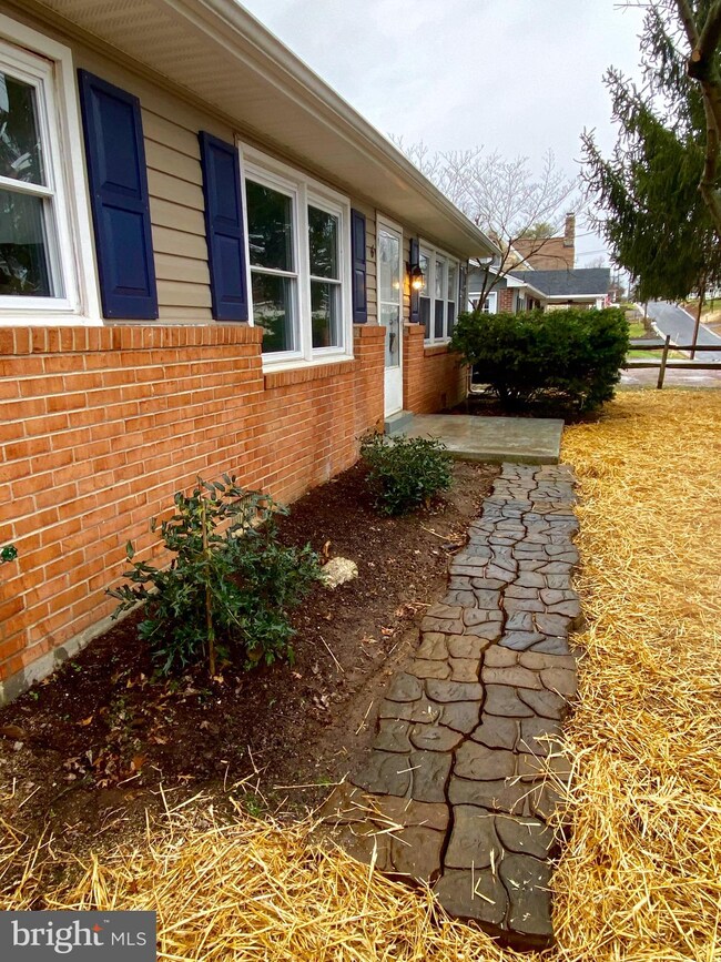 6 W 18th St, Front Royal, VA 22630 - photo 2