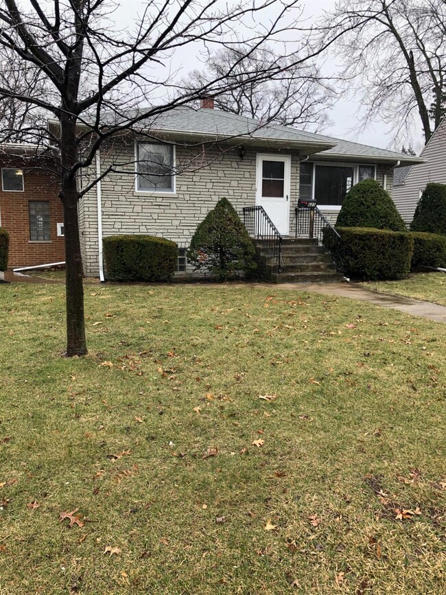 625 N Broad St, Griffith, IN 46319 - photo 5