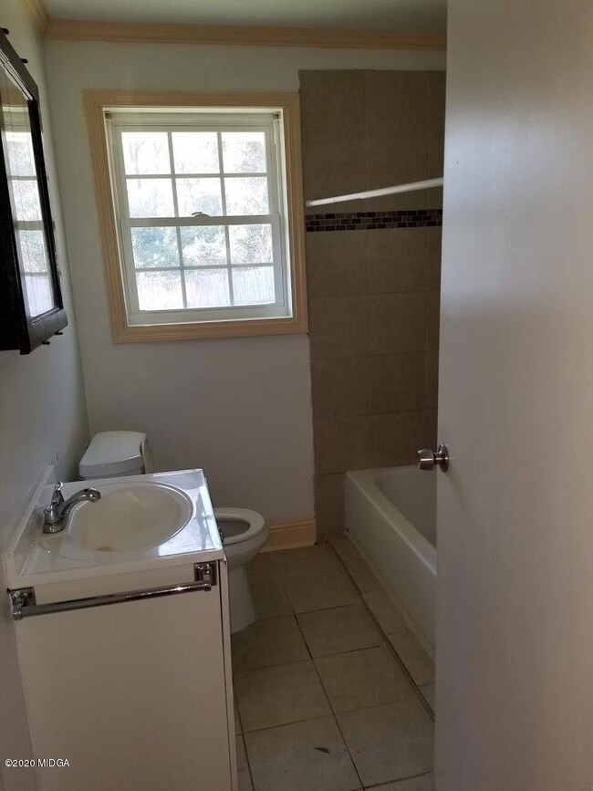 3653 Atwood Dr - hall bathroom