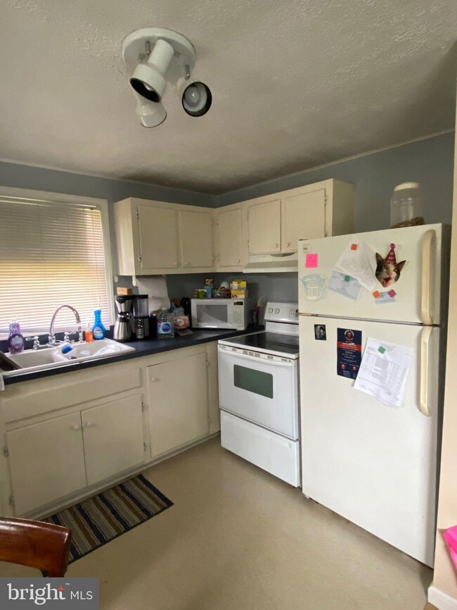 74 Furley Dr unit 1, Bunker Hill, WV 25413 - photo 6