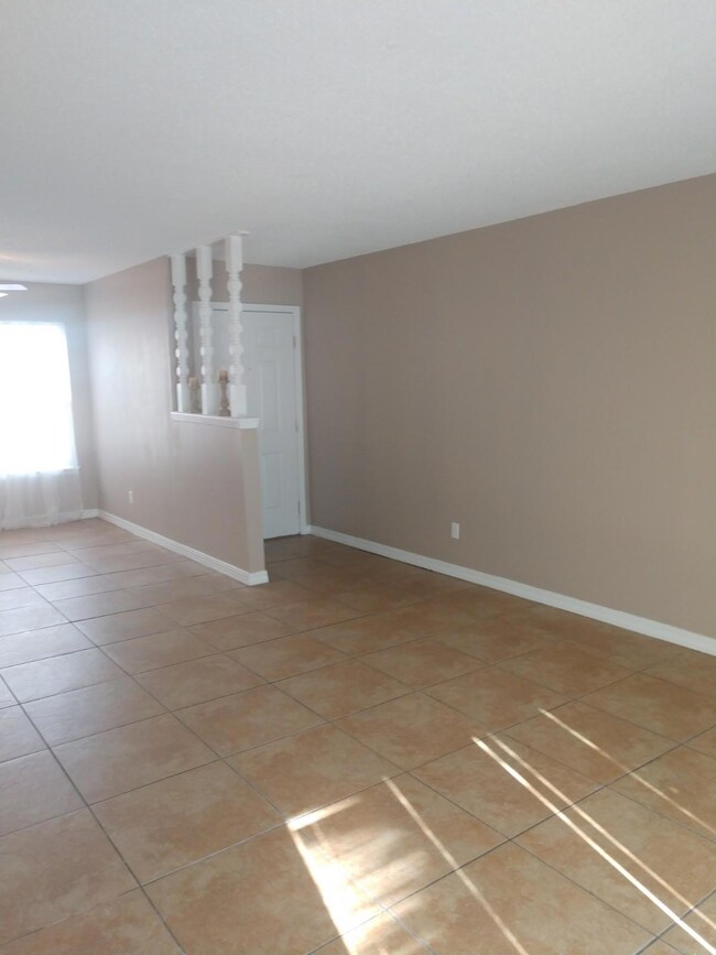 10512 Ashwood Dr unit C, El Paso, TX 79935 - photo 4