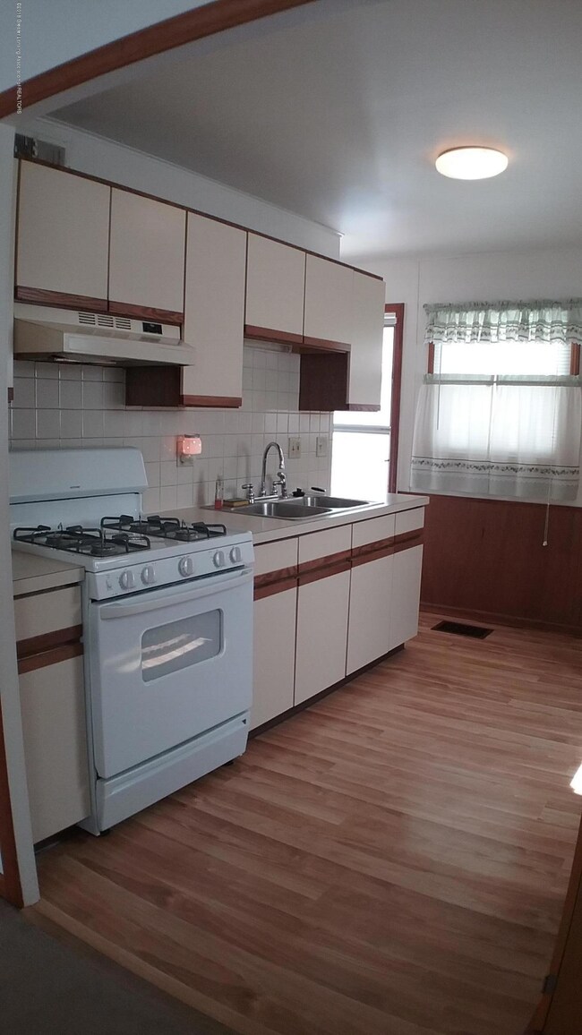 904 kitchen