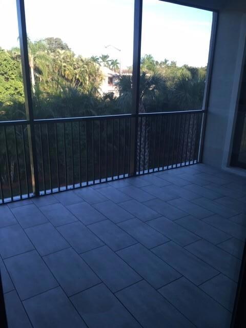 3-201 balcony