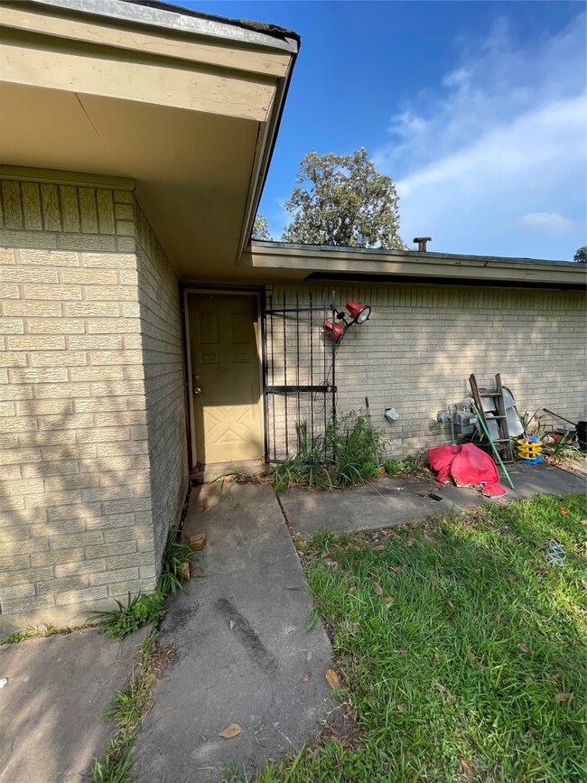 6703 Nuben St, Houston, TX 77091 - photo 6