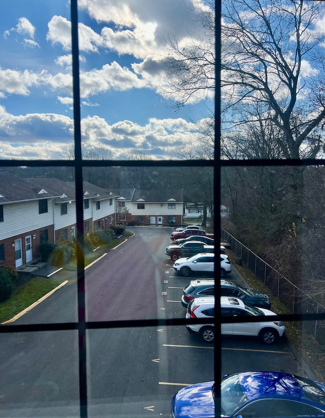 515 Scott Rd unit 43, Waterbury, CT 06705 - photo 2