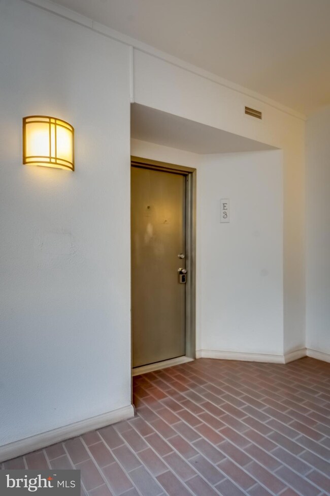 1011 Hunter St unit E3, Baltimore, MD 21202 - photo 5