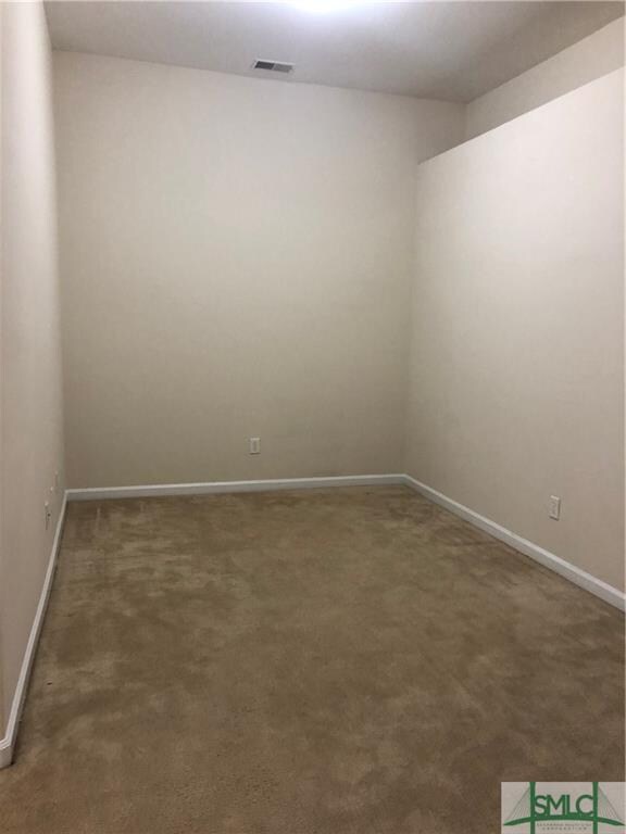 Open loft area. Perfect for home office or playroo