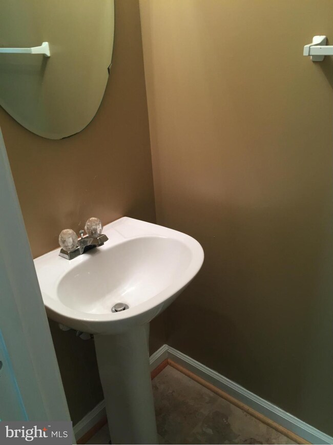 1882 Tiger Lily Cir unit 1, Woodbridge, VA 22192 - photo 7