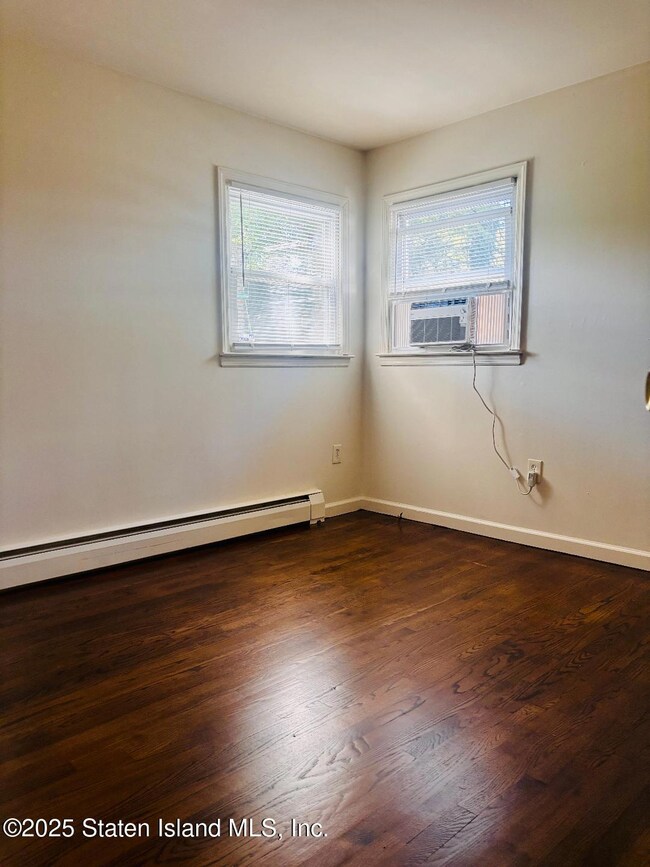 22 Grasmere Ave unit 1, Staten Island, NY 10304 - photo 5
