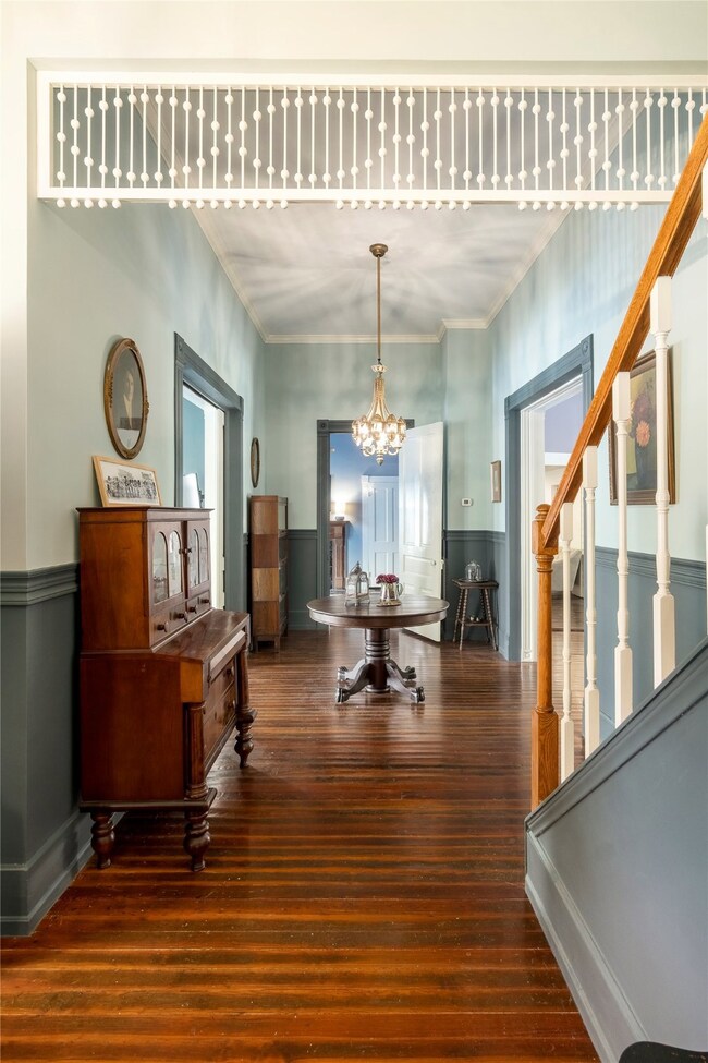 608 W Lang St, Alvin, TX 77511 - photo 5