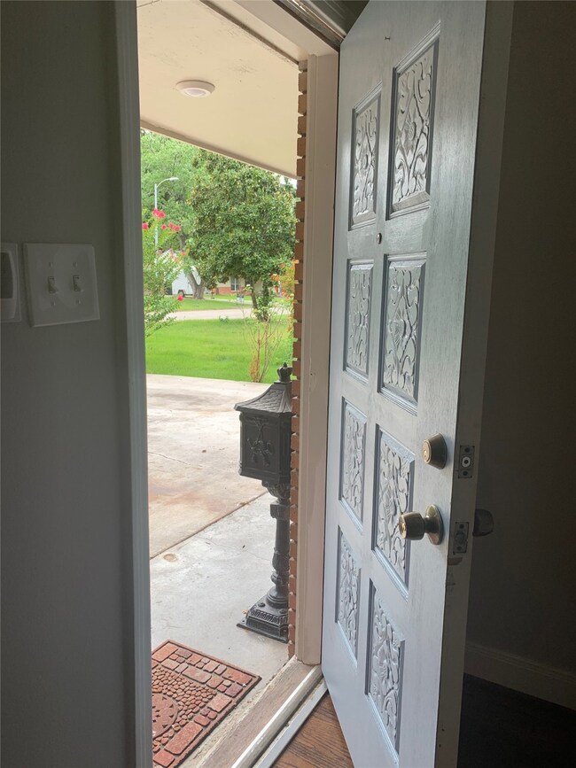 2310 Chantilly Ln, Houston, TX 77018 - photo 2