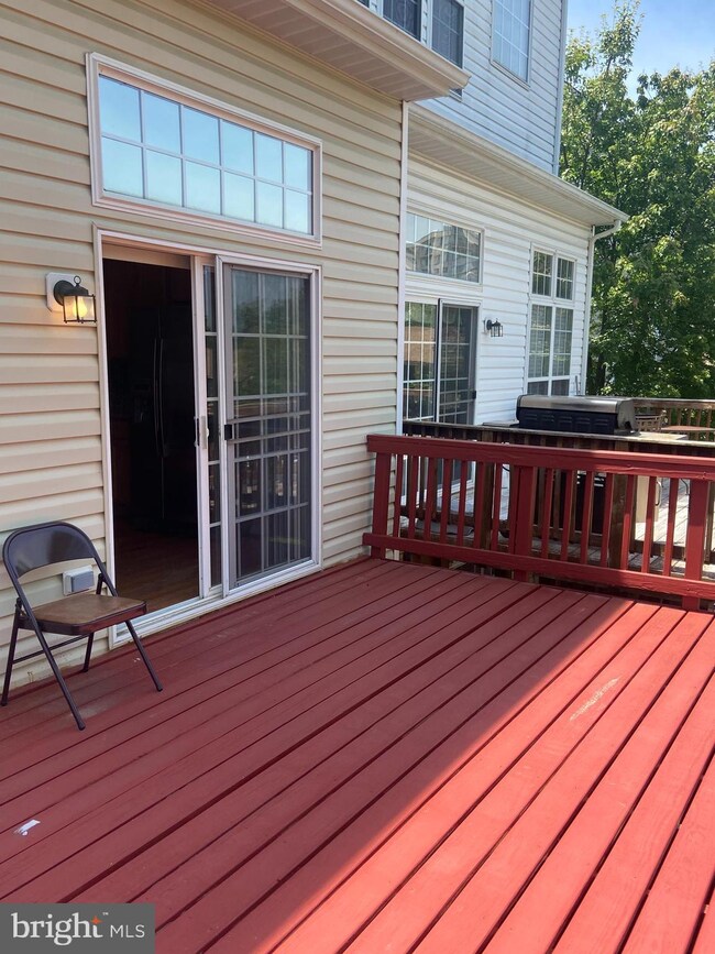 1688 White Oak Vista Dr, Silver Spring, MD 20904 - photo 4