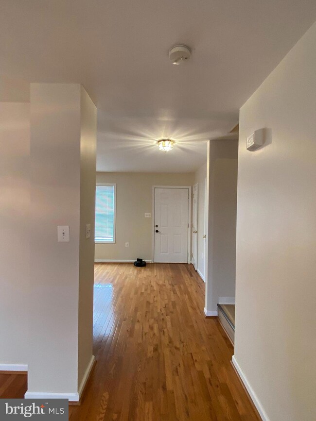 112 N Reymann St, Ranson, WV 25438 - photo 2