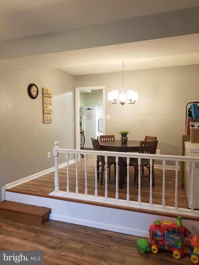 7374 Colton Ln, Manassas, VA 20109 - photo 5