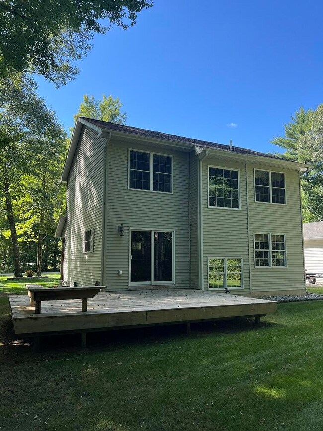 19124 Joslin Cir unit 10, Big Rapids, MI 49307 - photo 2