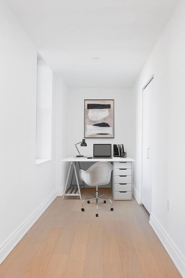 unlisted-address, New York, NY 10005 - photo 4