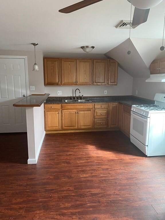 31 Hanover St unit 3, Fall River, MA 02720 - photo 2