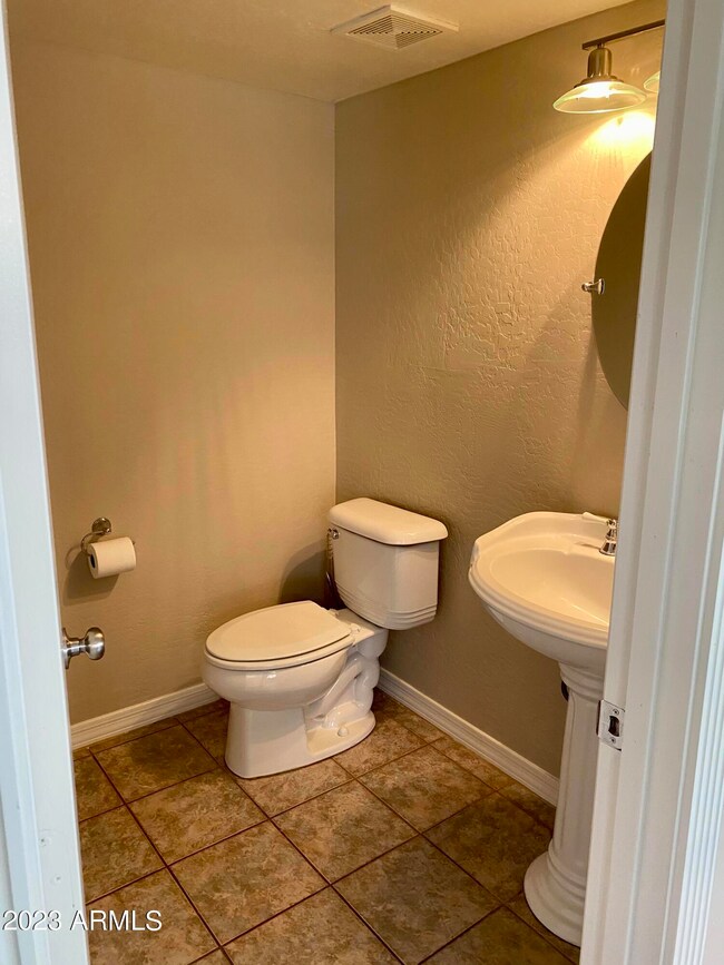 5615 S Bounty Ct unit C, Tempe, AZ 85283 - photo 5