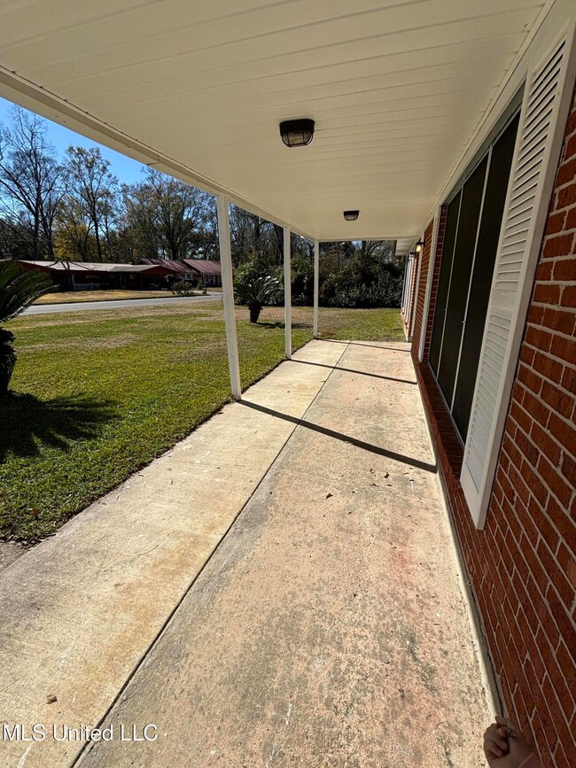 1310 Sally Dr, Picayune, MS 39466 - photo 4