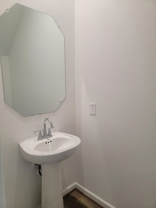 919 Tillman Ln, East Bernard, TX 77435 - photo 5