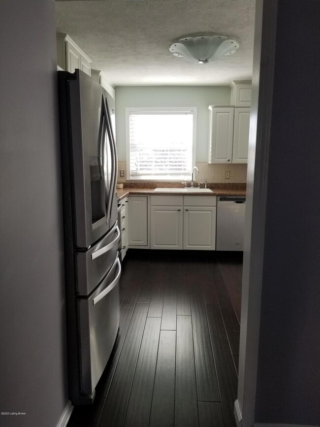 9018 Brandywyne Dr, Louisville, KY 40291 - photo 4