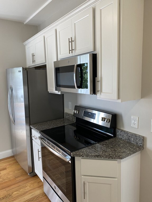 385 Lafayette St unit 1, Salem, MA 01970 - photo 4