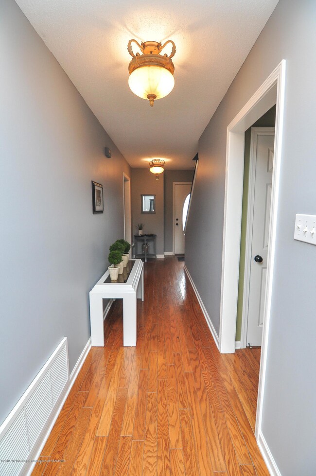 Entry Hall w/HW Floor