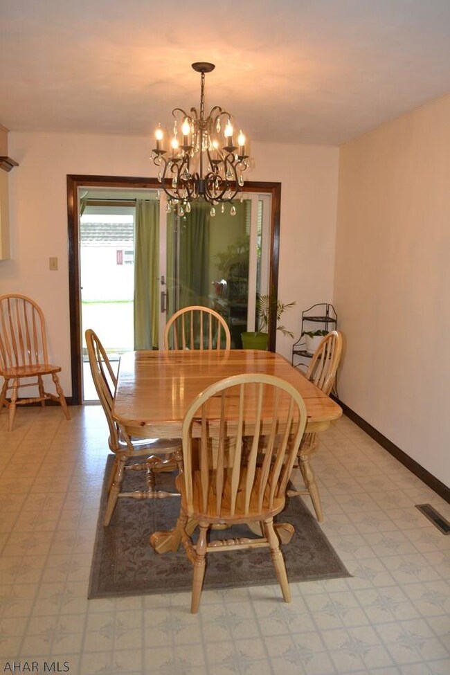 312 Locust Dr, Everett, PA 15537 - photo 4