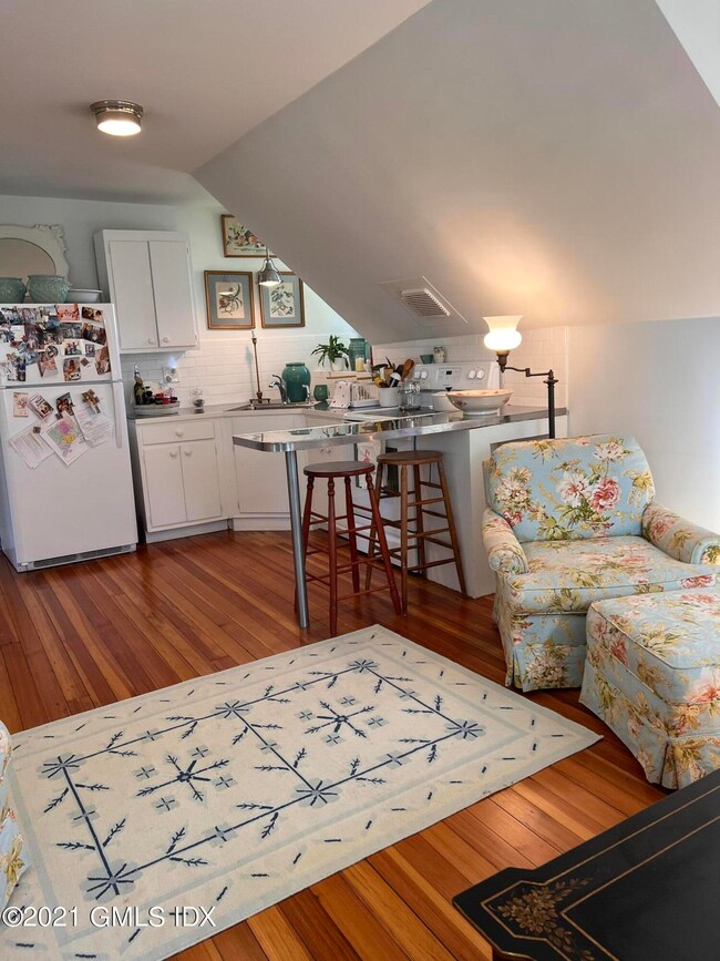 25 the Ridgeway unit B, Greenwich, CT 06831 - photo 6