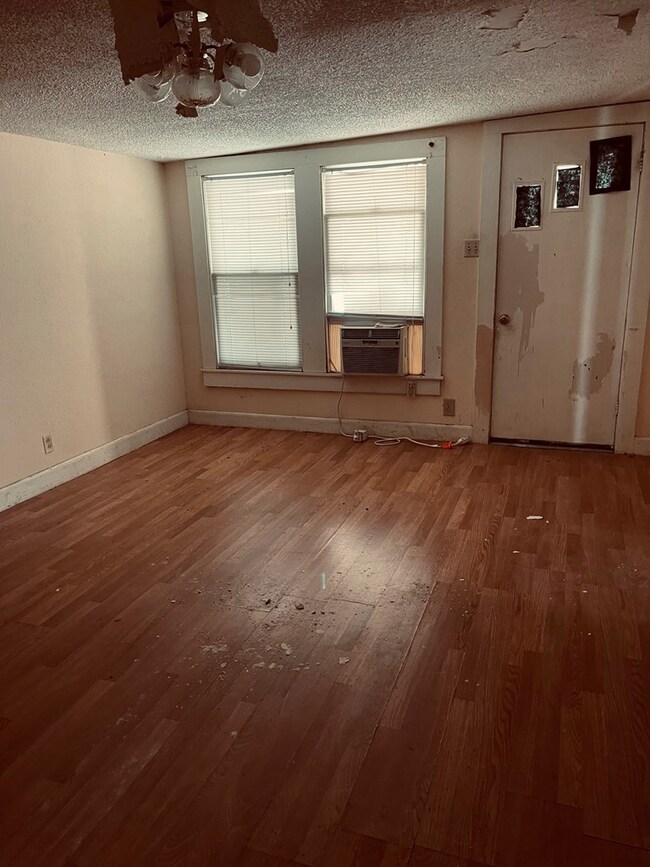 710 Powell St, San Angelo, TX 76903 - photo 6