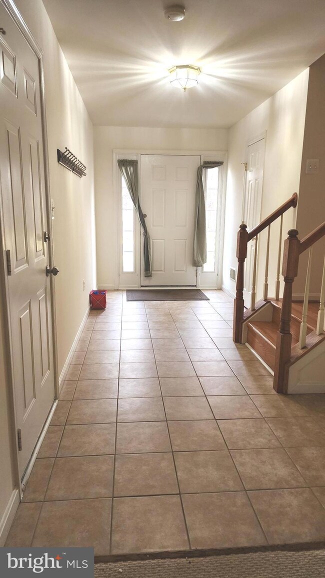 13215 Coppermill Dr, Herndon, VA 20171 - photo 4