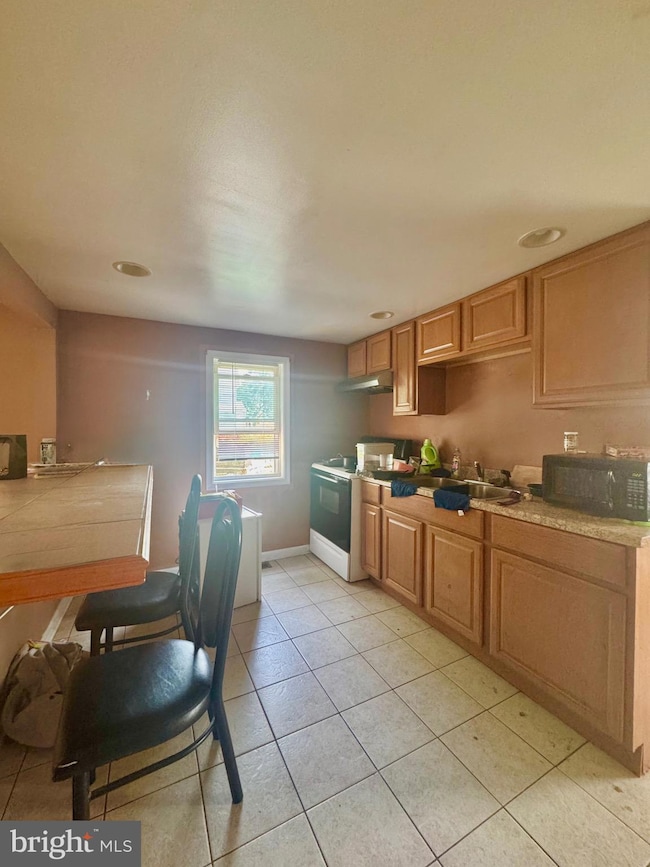 1526 Weber Dr, Marcus Hook, PA 19061 - photo 3