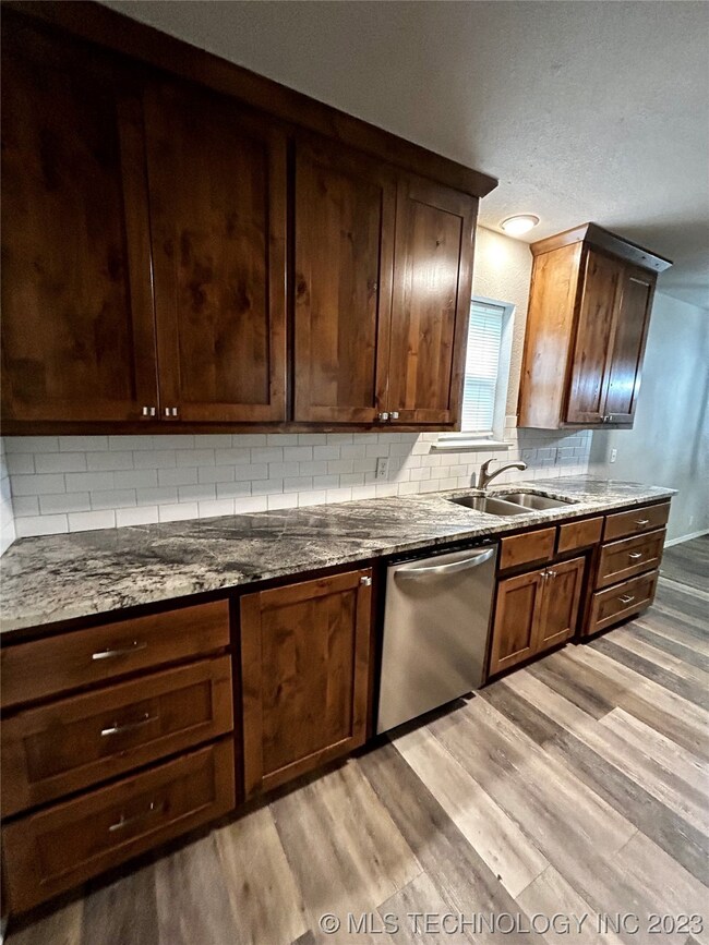 1516 S 4th St, McAlester, OK 74501 - photo 4