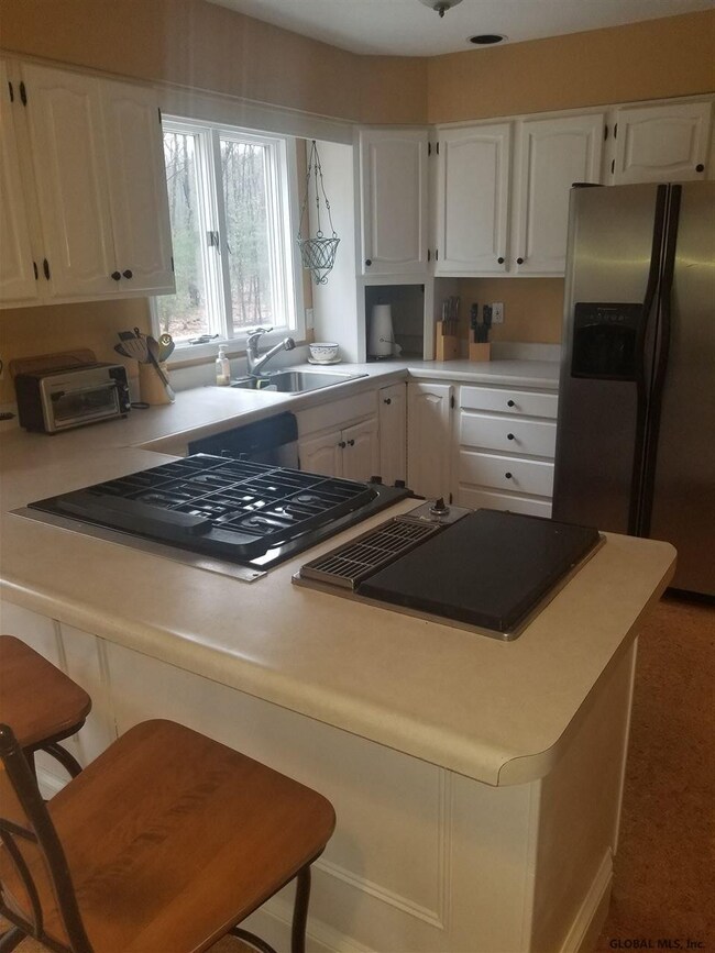 14 Oxford Dr, Saratoga Springs, NY 12866 - photo 7