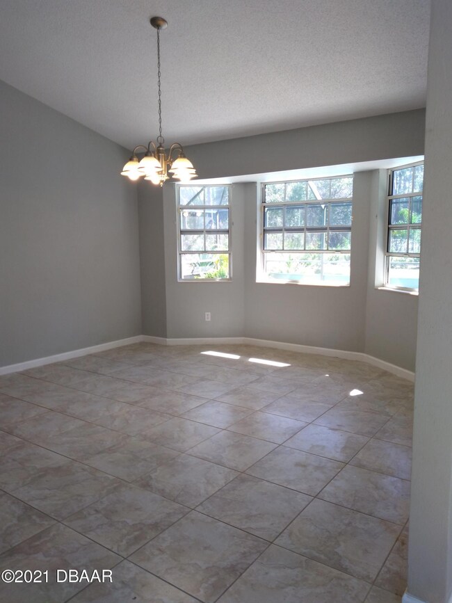 breakaway dining room