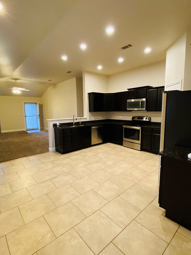 711 E 96th St, Odessa, TX 79765 - photo 3