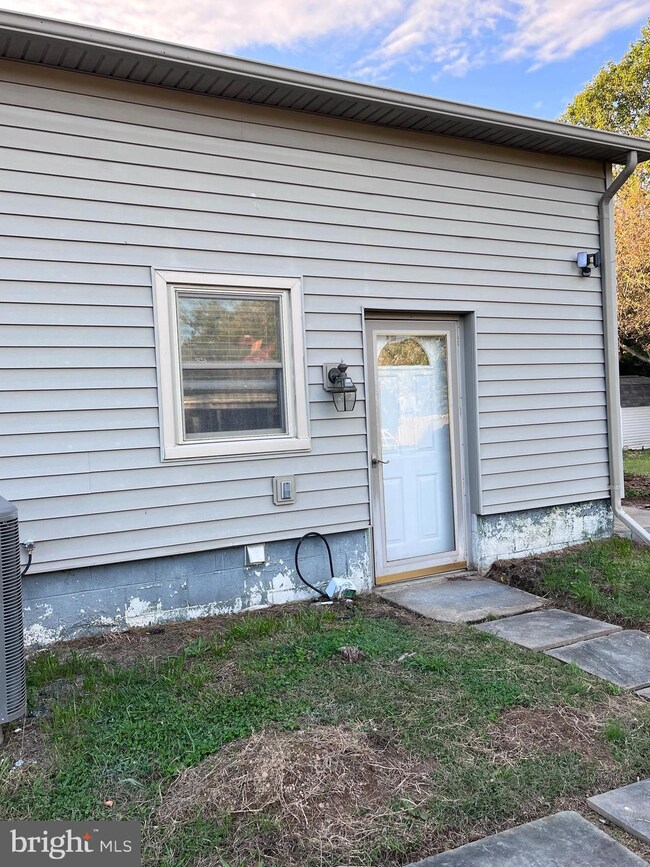 23786 Bill Dixon Rd unit B, California, MD 20619 - photo 2