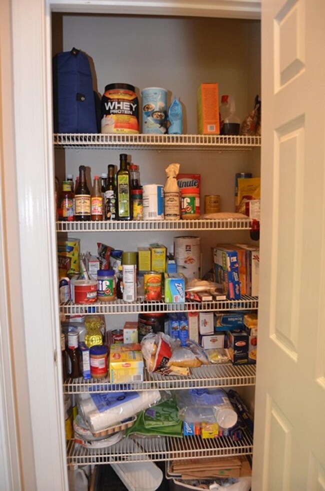 The kitchen also has a great pantry.