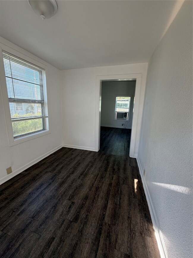 3424 Sealy St unit UP, Galveston, TX 77550 - photo 7