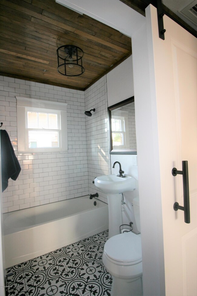 715 E Whitton Ave, Phoenix, AZ 85014 - photo 4