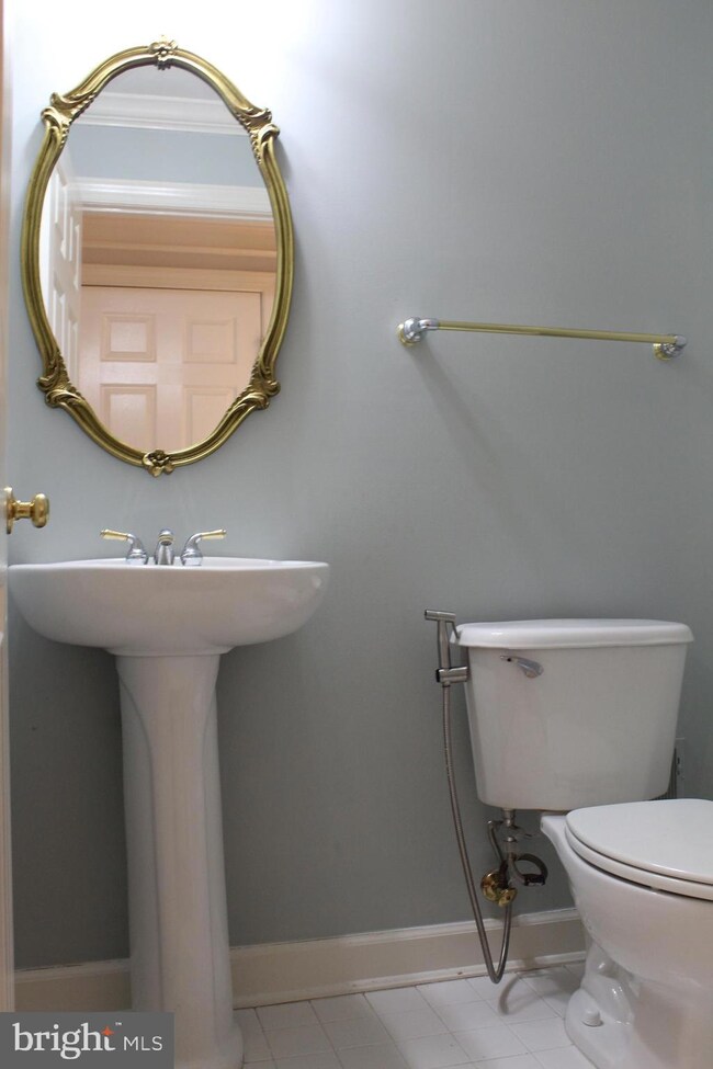 12756 Heron Ridge Dr, Fairfax, VA 22030 - photo 7