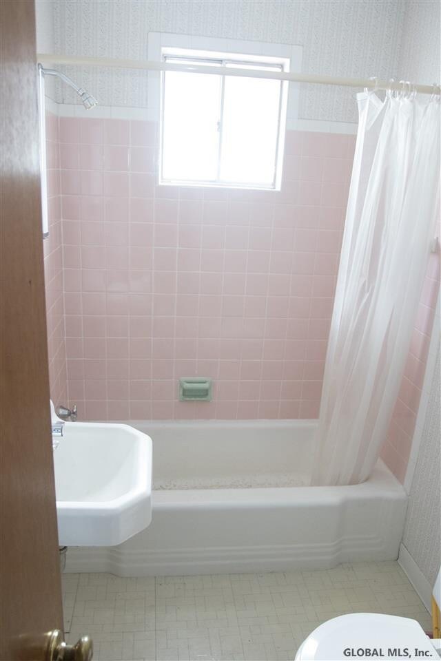 526 Warren St, Albany, NY 12208 - photo 7