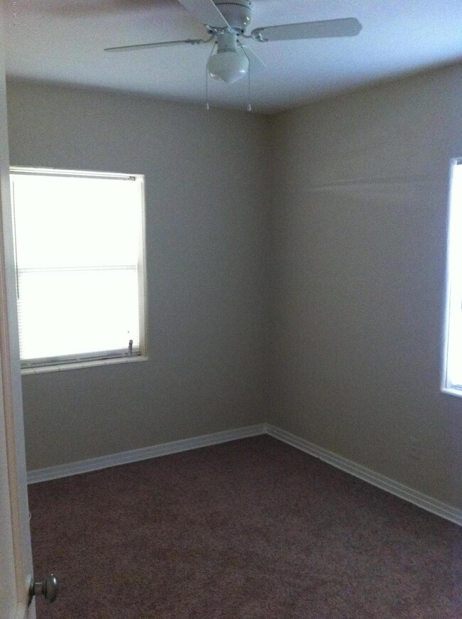 465 Tabor Dr E, Jacksonville, FL 32216 - photo 6